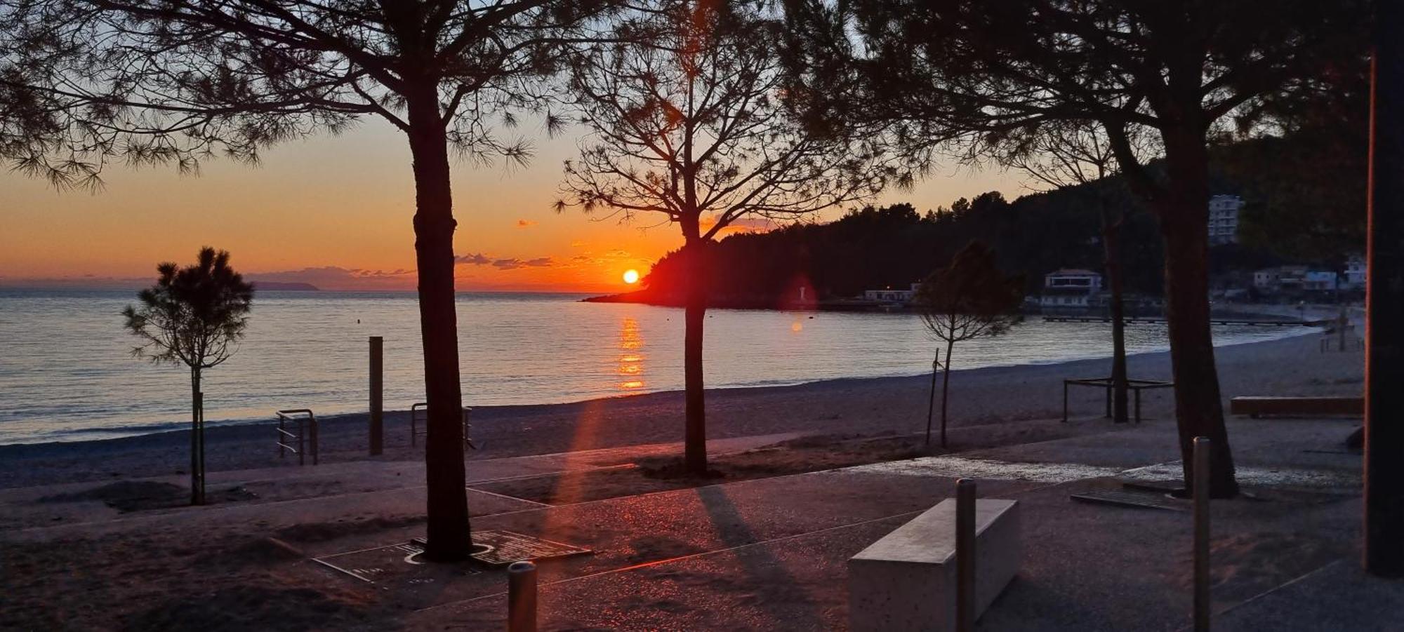 The Sunny Side Apartman Himara Kültér fotó