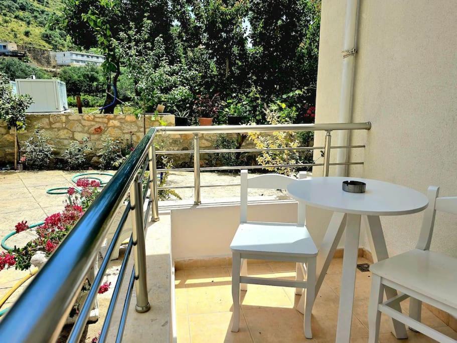 The Sunny Side Apartman Himara Kültér fotó